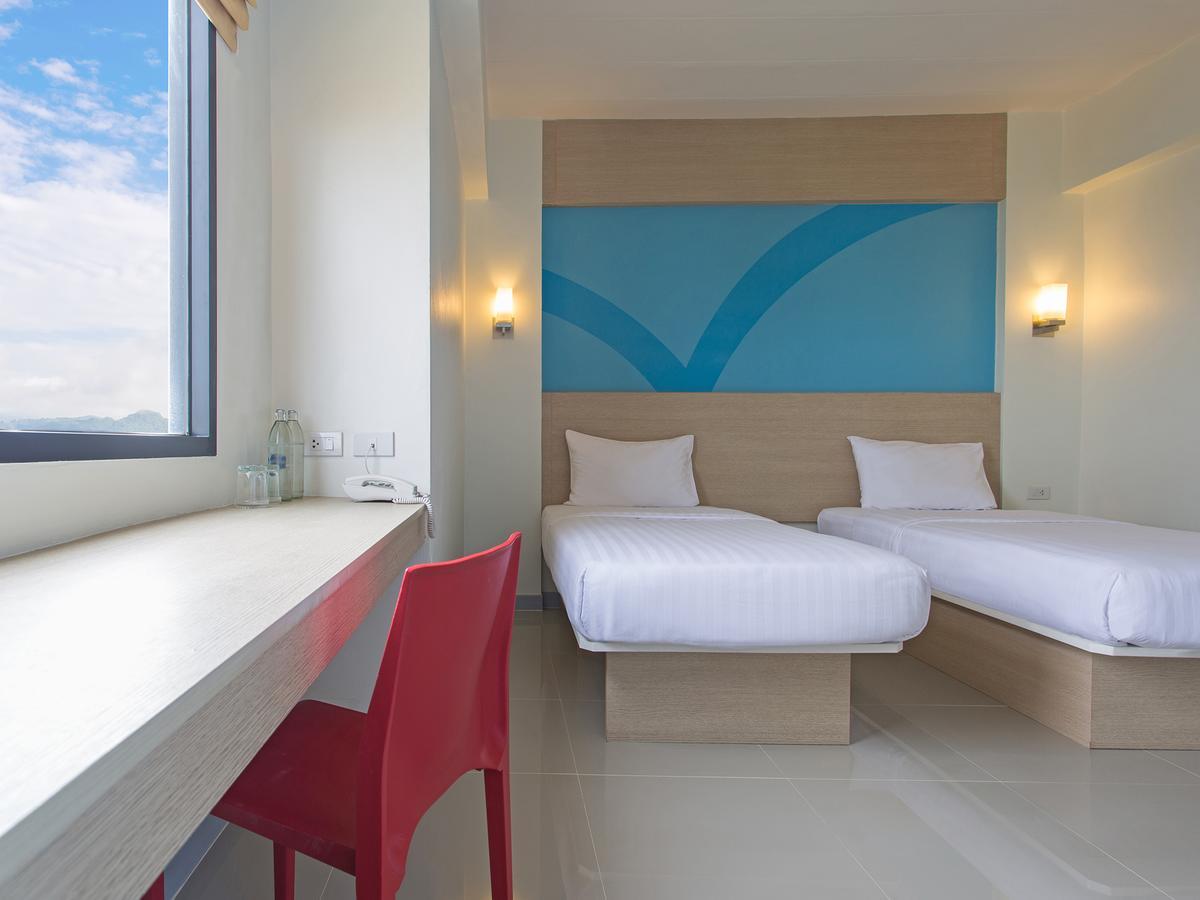 Hop Inn Chonburi Exterior foto
